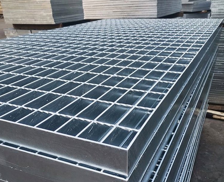 不銹鋼鋼格柵G504/40/100W，表面拋光處理，1.2米寬